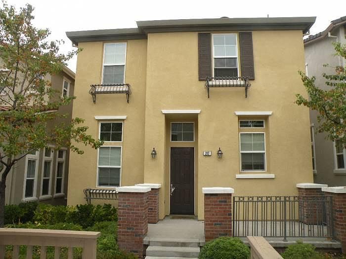 1st image of 217 Meadow Pine Pl