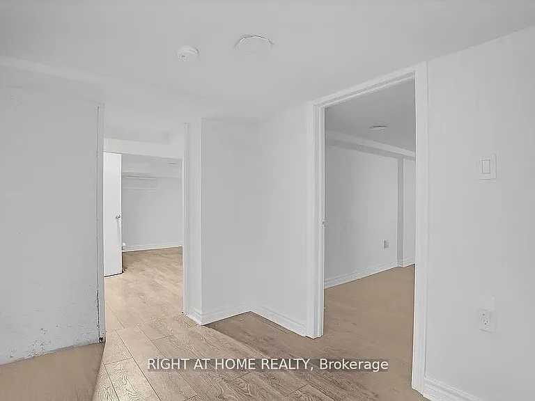 210 Mary St N #BASEMENT — Photo 9