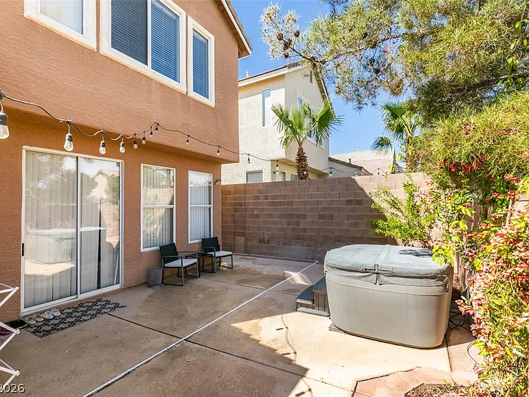 5928 Attavilla Dr — Photo 8