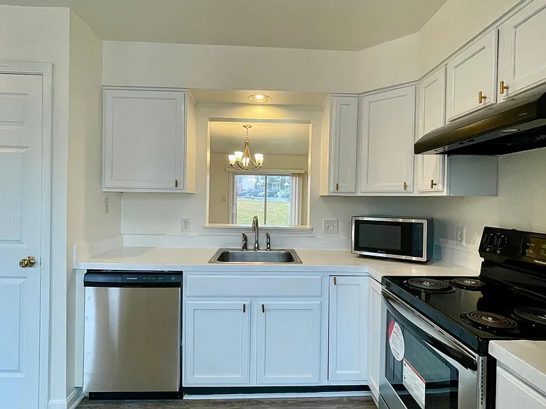 116 Commerce Dr — Photo 8