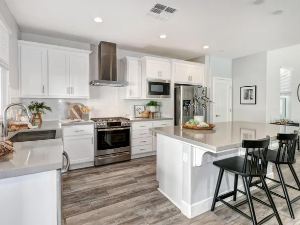 328 Caramel Ln, Sacramento, CA 95814