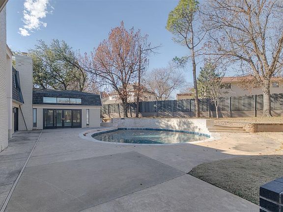 3rd image of 6317 Norham Ct