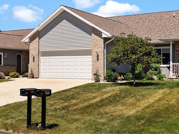 2nd image of 309 Pebble Brook Ln