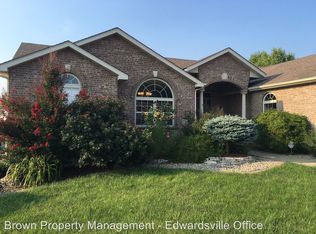 8352 Burlington Dr, Troy, IL 62294