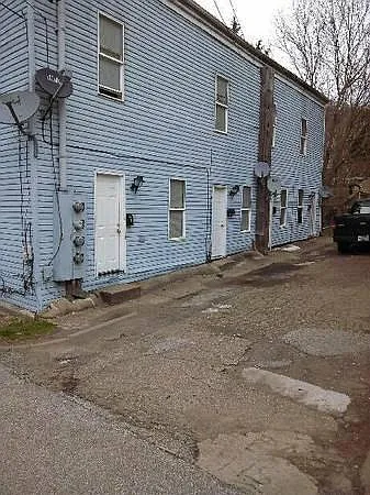 2 bed, $995 — Photo 2