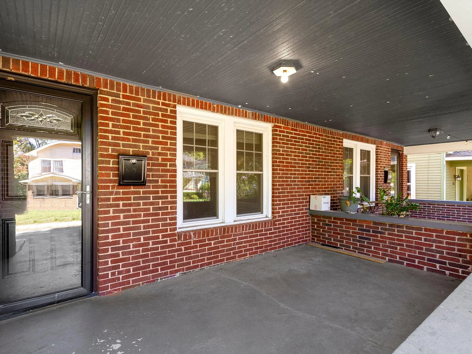 4071 Broadway St — Photo 4