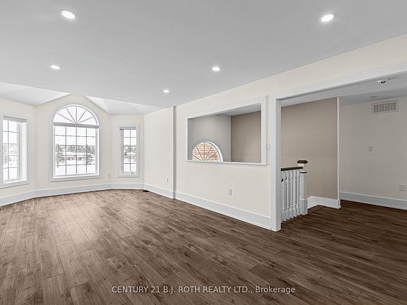 4th image of 1348 Hawk Ridge Cres