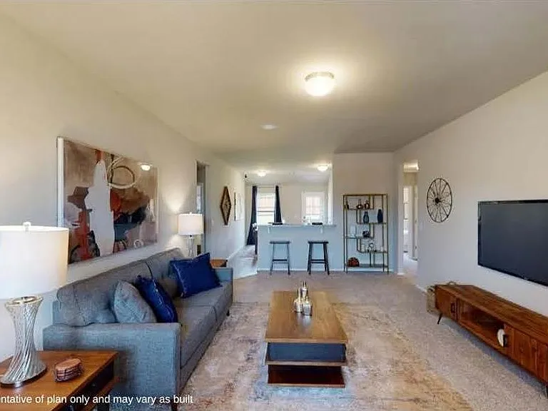 935 SW 9th St — Photo 2