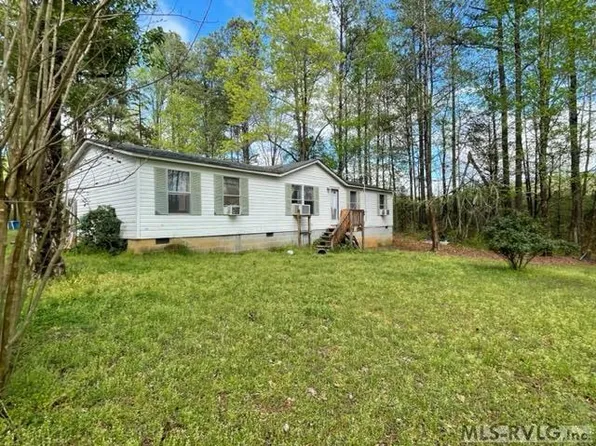 111 Evergreen Ln, Kenbridge, VA 23944