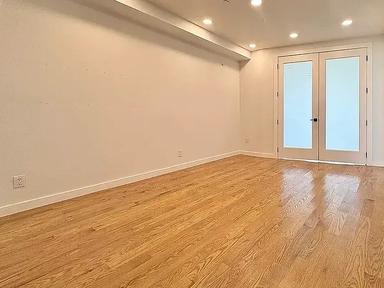 223 S 4th St #3B — Photo 8