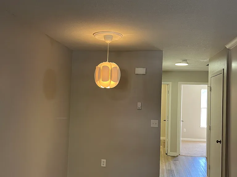 3619 N Missouri Ave — Photo 6