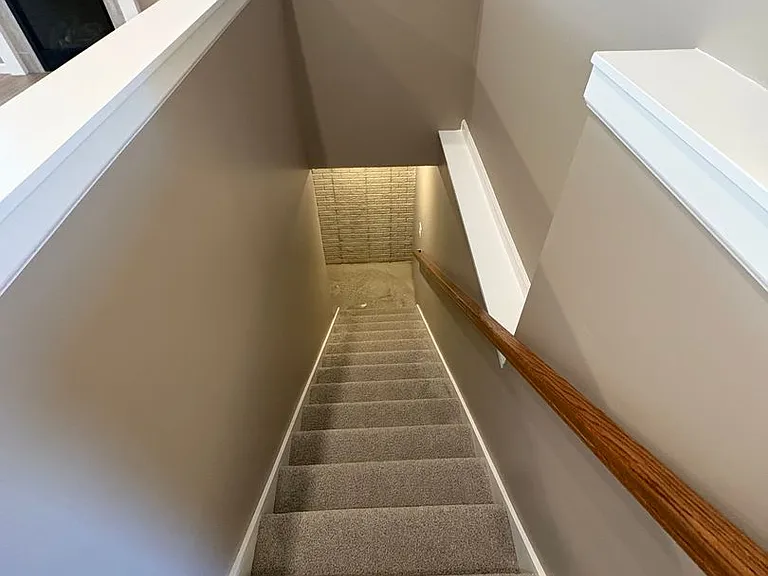 709 Stephanie Ct — Photo 15