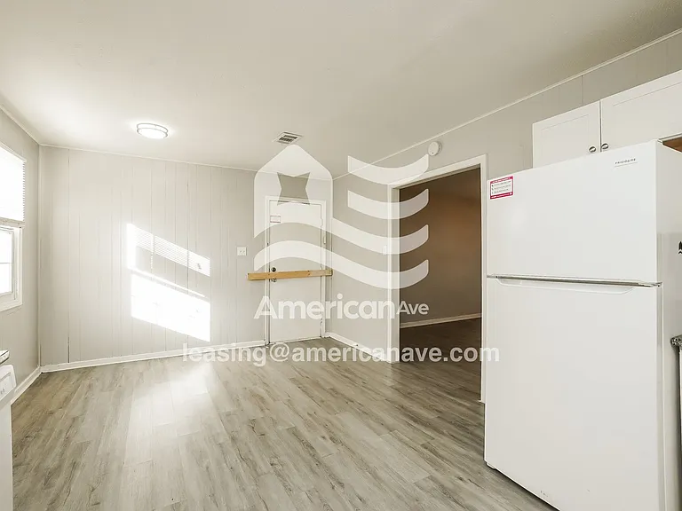 981198_005_dining_room_14285173.jpg