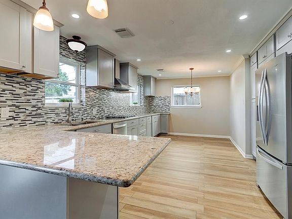 3rd image of 5866 Braesheather Dr