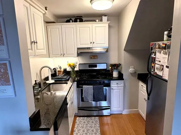 42 8th St, Charlestown, MA