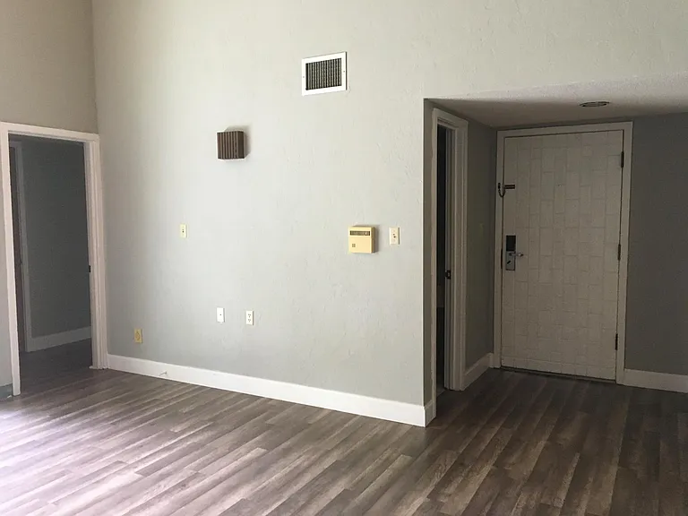 667 Olde Camelot Cir #667 — Photo 28
