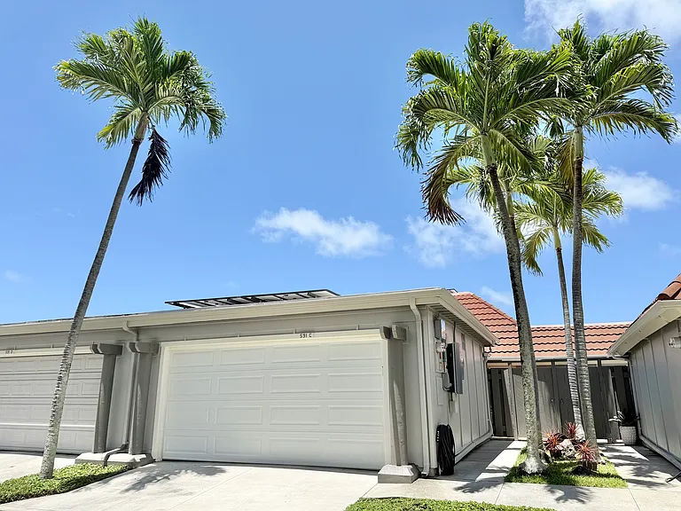 591 Keolu Dr #C — Photo 2