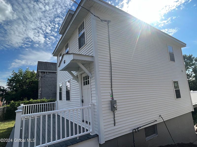 5th image of 60 Oakwood Avenue