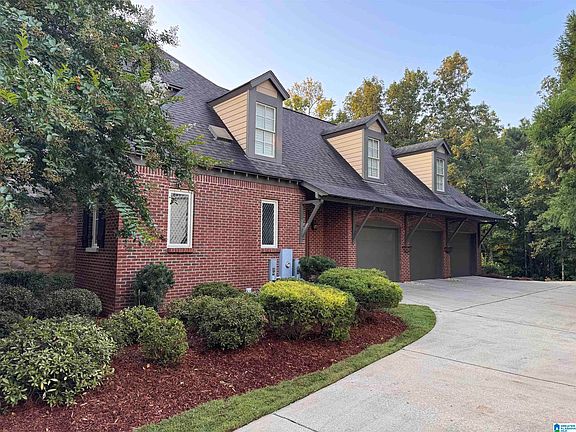 2nd image of 628 Founders Park Dr W