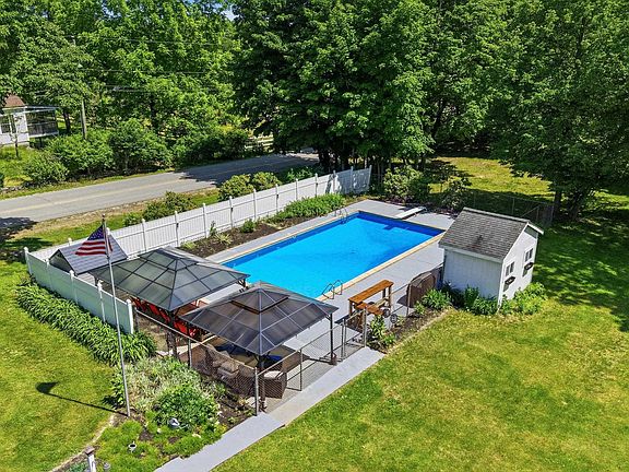3rd image of 131 Clement Road