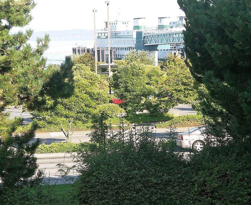 Just steps from the beach in downtown Edmonds, WA