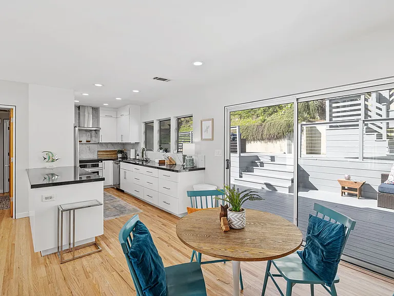 7103 Earldom Ave — Photo 15