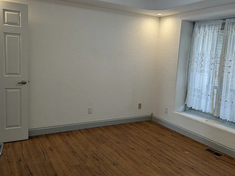1054 Arapaho Dr — Photo 8
