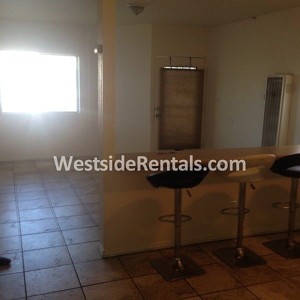 2nd image of 3552 W Slauson Ave