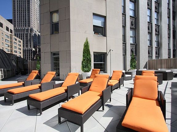 4th image of 20 Exchange Pl APT 4507