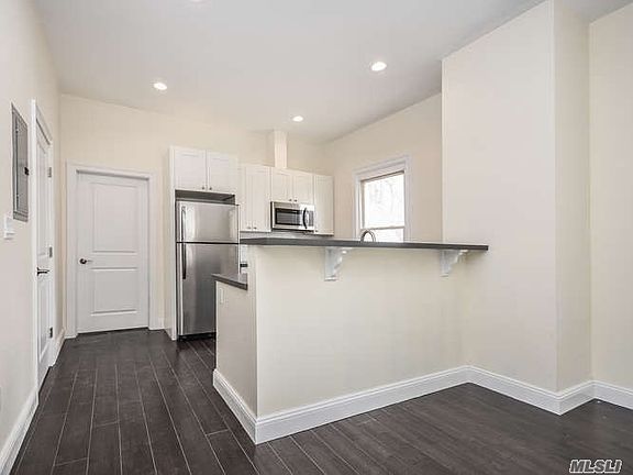 5th image of 15 Summit Pl APT 2