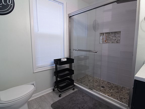 3rd image of 1217 N King St