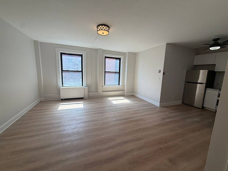 1st image of 140 Chestnut St APT 605