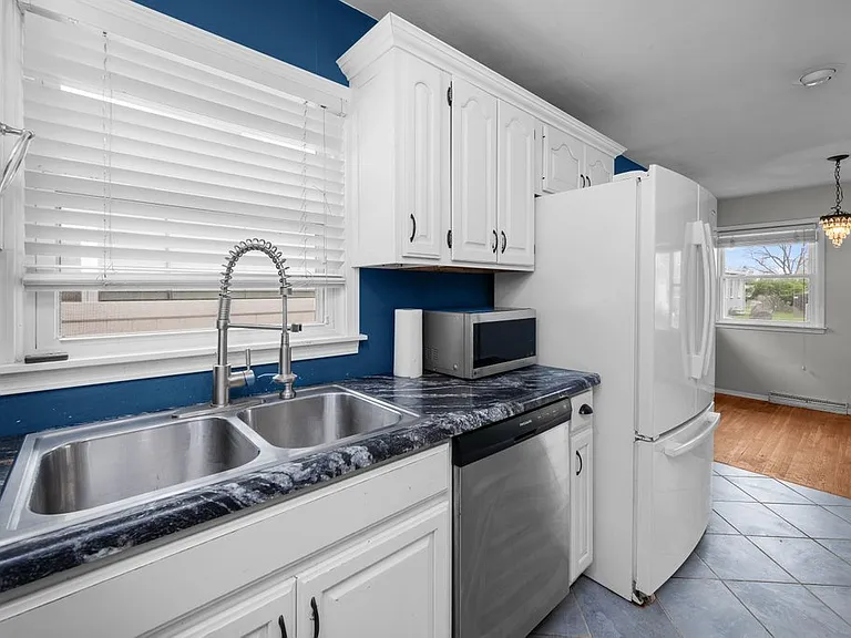1815 Cody St — Photo 12
