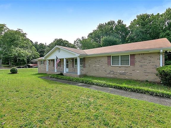 4th image of 3760 Rogers Dr
