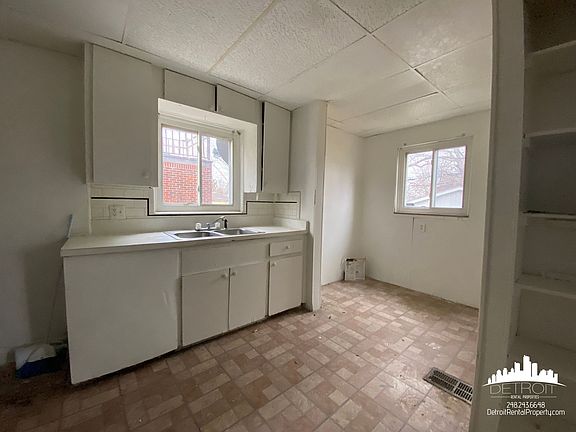 5th image of 12161 Whitehill St