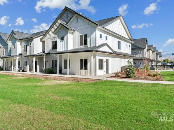 8273 W Latte Ln, Garden City, ID 83714