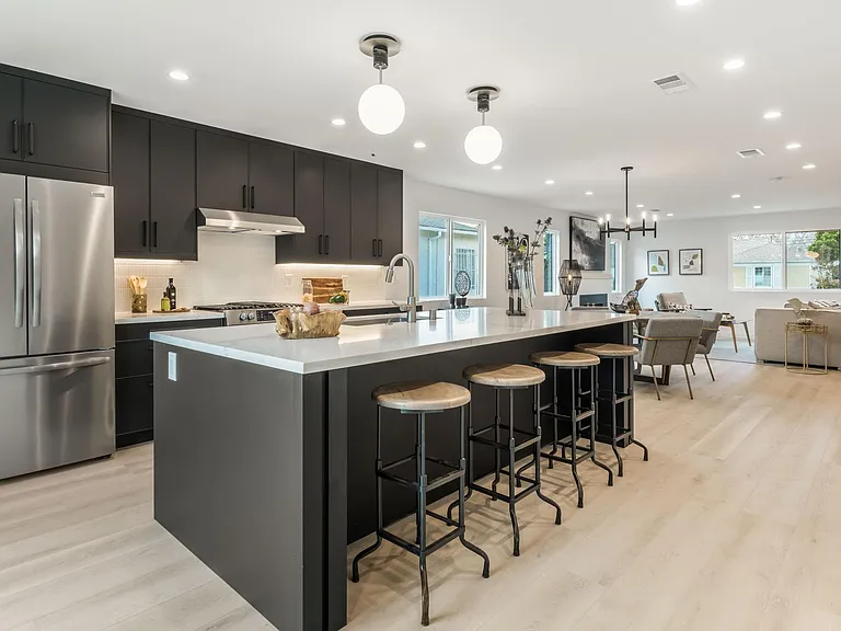 3840 Somerset Dr — Photo 3