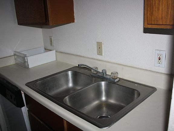 3rd image of 12500 Sandpiper Dr APT 2
