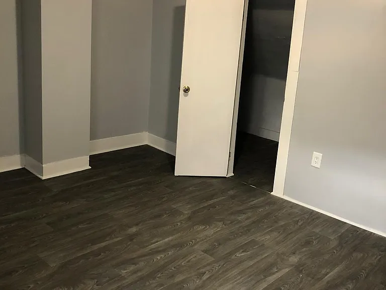 673 N Laurel St — Photo 24