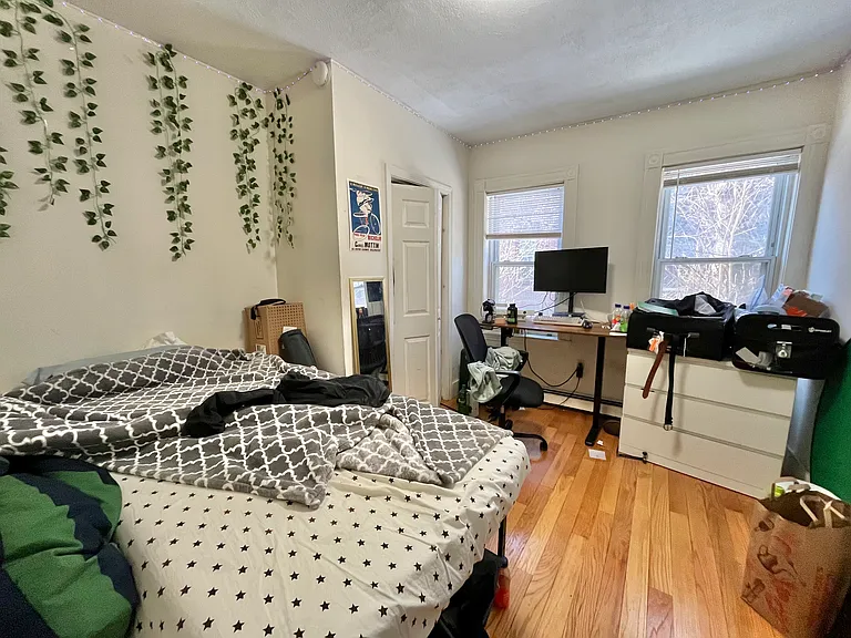 3 Warwick St #1 — Photo 4