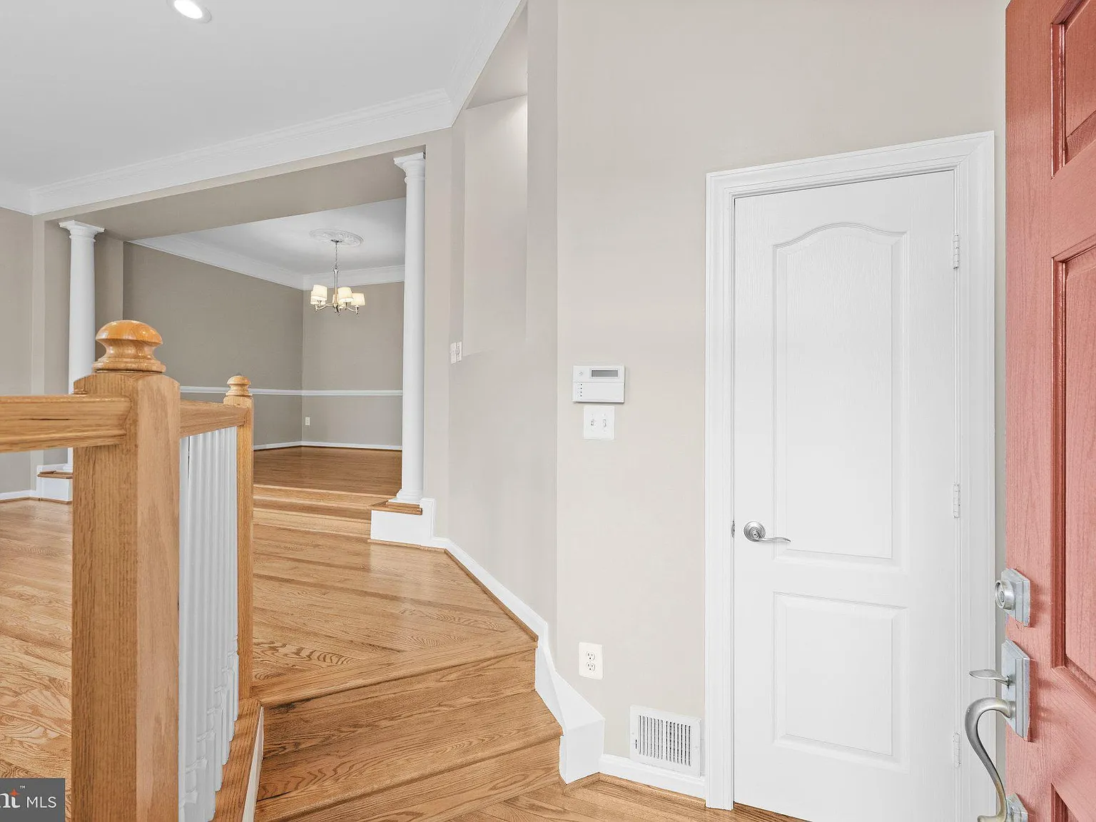 3 bed, 3.5 bath, 2333 sqft, $4,250 — Photo 2