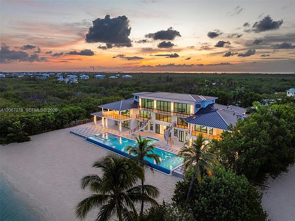 2nd image of 2405 Coco Plum Dr
