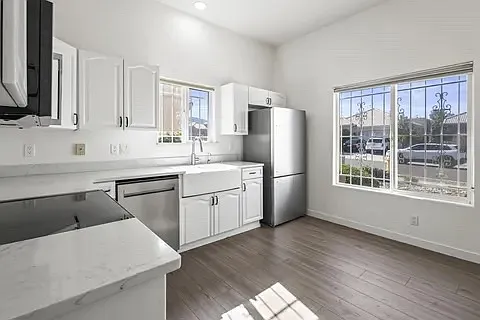 8735 Palomar Ave NE — Photo 7