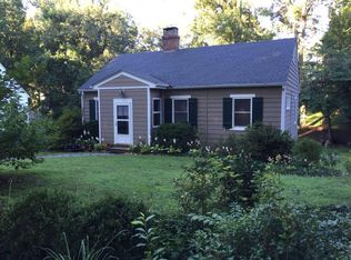 2529 Woodland Dr, Charlottesville, VA 22903