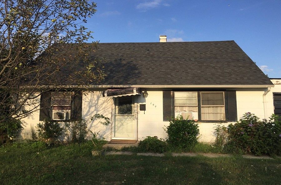 1st image of 144 Arlyn Dr W
