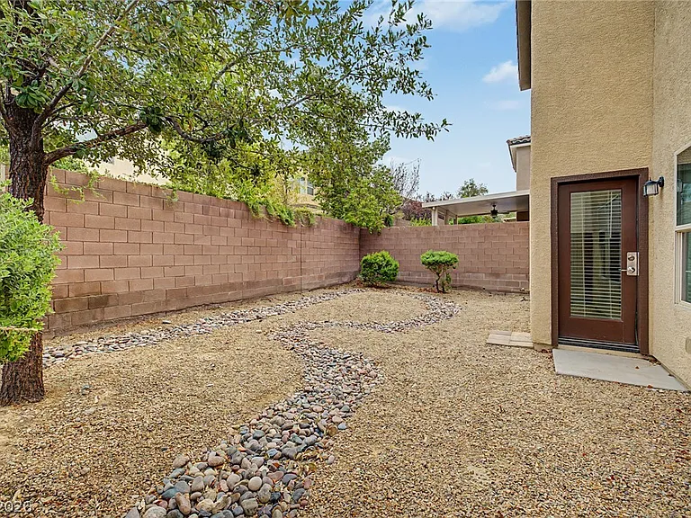 2608 Romarin Ter — Photo 30