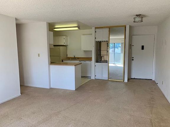2nd image of 405 Piccadilly Pl APT 19