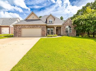 734 W 39th St, Sand Springs, OK 74063