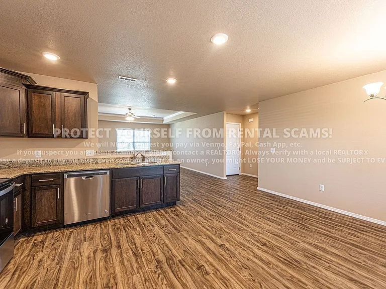 2116 Wrangler Cir — Photo 4