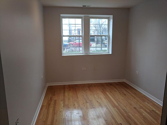 5th image of 2044 N Albany Ave